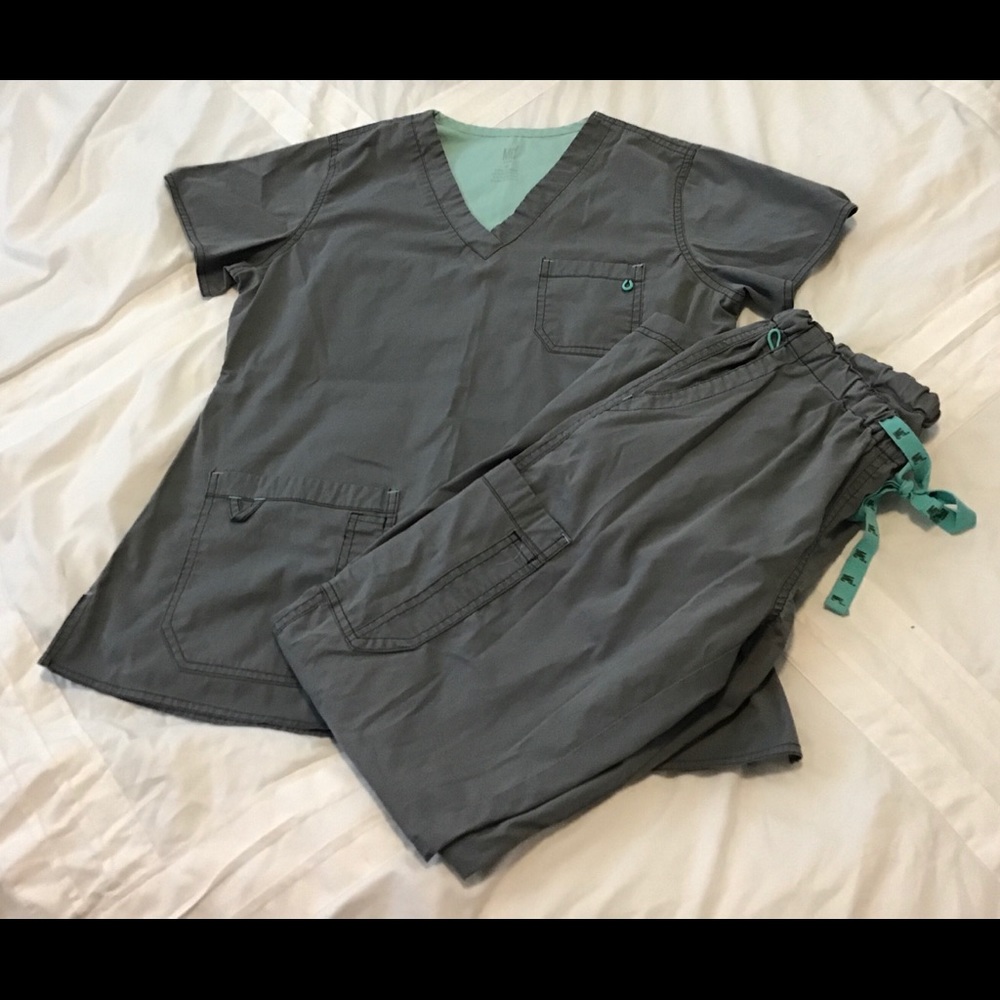 MC2 scrubs med tops small reg pant